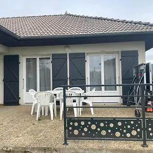  Villa Villas Entiere, 6 Pl,3 Ch , Parking Prive , Climatise