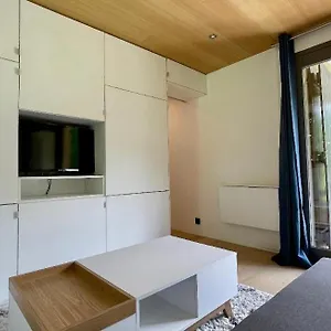  Appartement Renove Avec Terrasse Sud Idealement Situe
